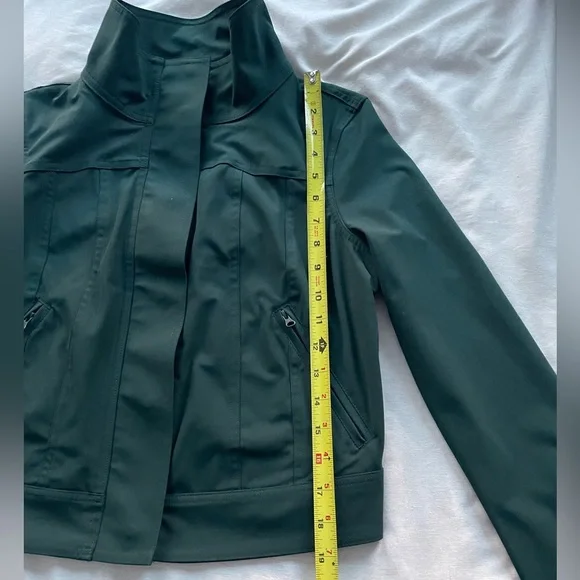 Lululemon Seize the Day Fuel Green Cropped Jacket 6 - Picture 9 of 11